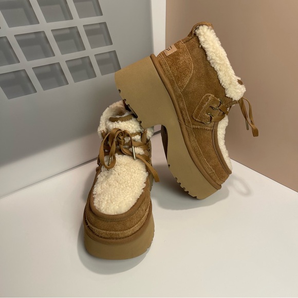 UGG Classic New Heights Lace up Chestnut Suede Sheepskin fur Boots Sz 8 - Picture 5 of 14
